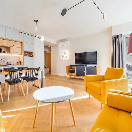 Golden Star***** - Yacht Park Apartamento *